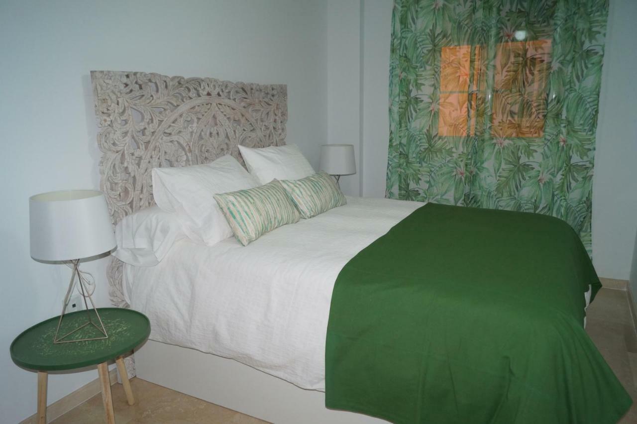Apartamento Plaza Alfonso XII Малага Екстер'єр фото